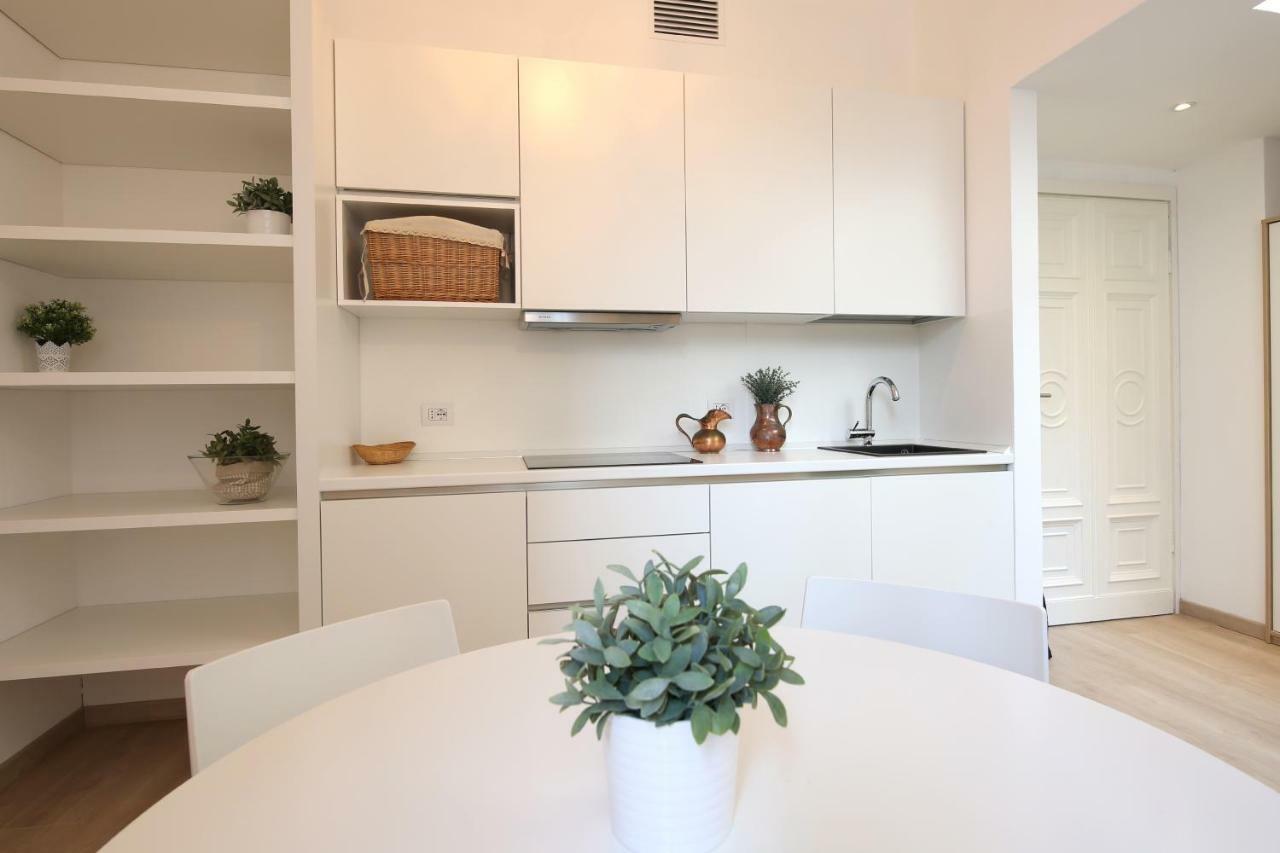 בלאג'יו Palazzo Barindelli Suite Bianca מראה חיצוני תמונה