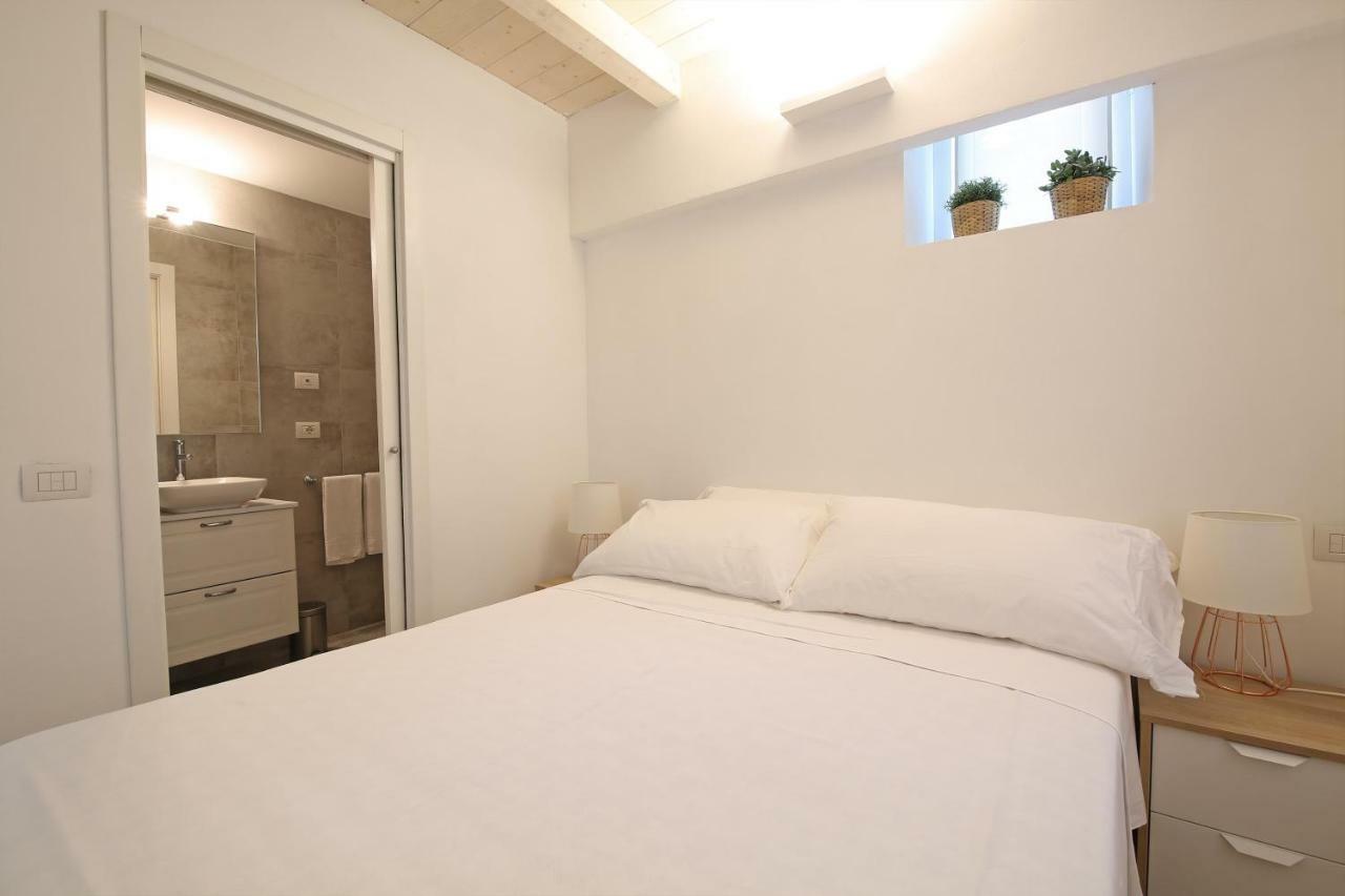 בלאג'יו Palazzo Barindelli Suite Bianca מראה חיצוני תמונה